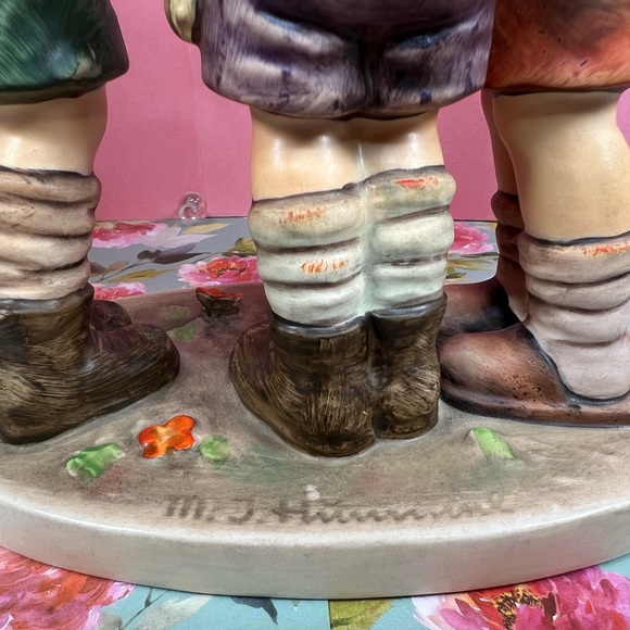 Goebel Hummel TMK4 #170/I School Boys 7.5"H Beautiful & Vibrant Great Condition! - Picture 4 of 17